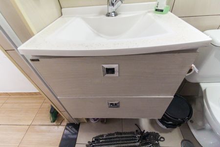 Casa à venda com 180m², 5 quartos e 2 vagas Casa à venda com 180m², 5 quartos e 2 vagasBanheiro 2