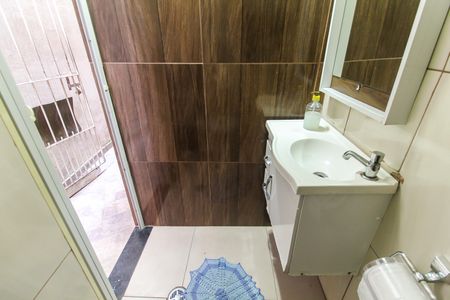 Casa à venda com 180m², 5 quartos e 2 vagas Casa à venda com 180m², 5 quartos e 2 vagasLavabo