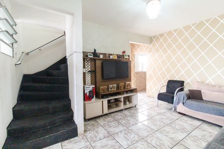 Casa à venda com 180m², 5 quartos e 2 vagas Casa à venda com 180m², 5 quartos e 2 vagasSala