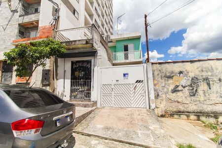 Casa à venda com 180m², 5 quartos e 2 vagas Casa à venda com 180m², 5 quartos e 2 vagasFachada + Placa