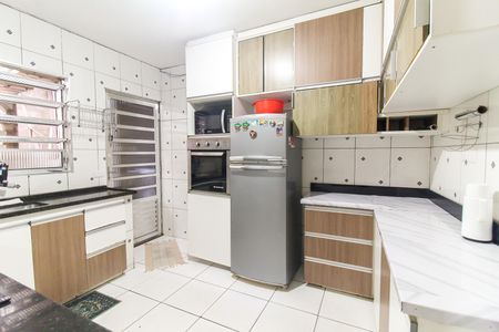 Casa à venda com 180m², 5 quartos e 2 vagas Casa à venda com 180m², 5 quartos e 2 vagasCozinha