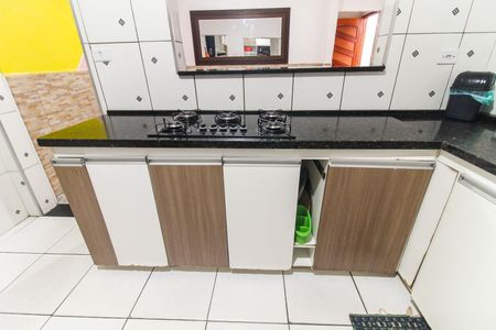 Casa à venda com 180m², 5 quartos e 2 vagas Casa à venda com 180m², 5 quartos e 2 vagasCozinha