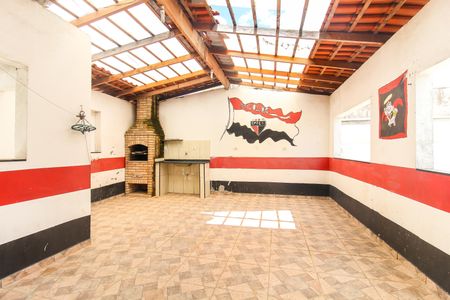 Casa à venda com 180m², 5 quartos e 2 vagas Casa à venda com 180m², 5 quartos e 2 vagasVaranda da Suíte