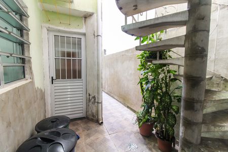 Casa à venda com 180m², 5 quartos e 2 vagas Casa à venda com 180m², 5 quartos e 2 vagasQuintal
