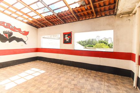 Casa à venda com 180m², 5 quartos e 2 vagas Casa à venda com 180m², 5 quartos e 2 vagasVaranda da Suíte