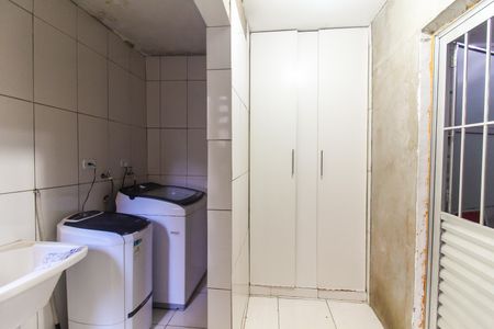 Casa à venda com 180m², 5 quartos e 2 vagas Casa à venda com 180m², 5 quartos e 2 vagasÁrea de Serviço