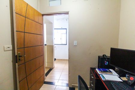 Casa à venda com 180m², 5 quartos e 2 vagas Casa à venda com 180m², 5 quartos e 2 vagasQuarto 5/Escritório