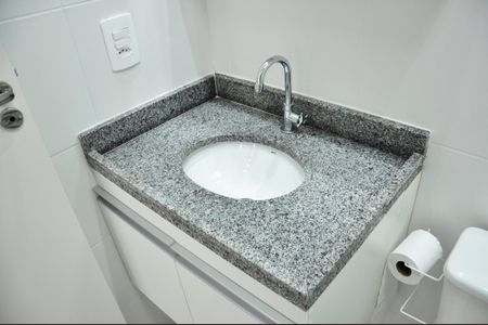 Apartamento para alugar com 42m², 2 quartos e sem vaga Apartamento para alugar com 42m², 2 quartos e sem vagaDetalhe - Banheiro Social