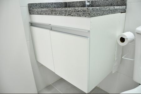 Apartamento para alugar com 42m², 2 quartos e sem vaga Apartamento para alugar com 42m², 2 quartos e sem vagaDetalhe - Banheiro Social