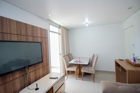 Sala de apartamento para alugar com 2 quartos, 53m² em Cabral, Contagem