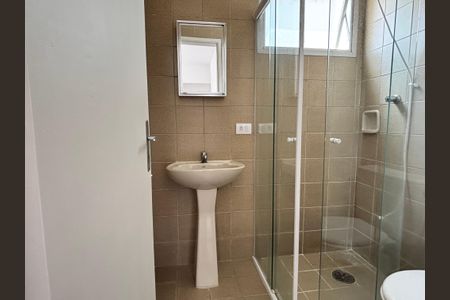 Banheiro de apartamento para alugar com 1 quarto, 35m² em Vila Clementino, São Paulo