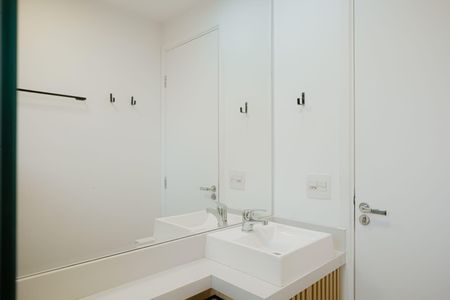Apartamento para alugar com 45m², 2 quartos e 1 vaga Apartamento para alugar com 45m², 2 quartos e 1 vagaBanheiro