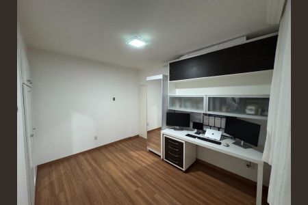 Apartamento à venda com 175m², 4 quartos e 1 vagaQuarto 2