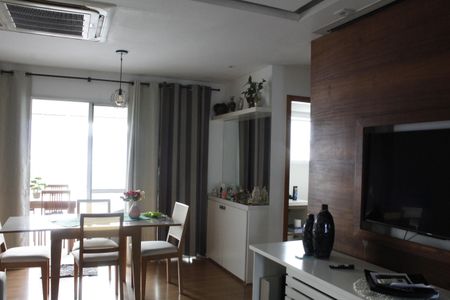 Apartamento para alugar com 83m², 2 quartos e 2 vagasSala