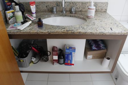 Apartamento para alugar com 83m², 2 quartos e 2 vagasBanheiro da Suíte