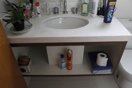 Apartamento para alugar com 83m², 2 quartos e 2 vagasBanheiro Social