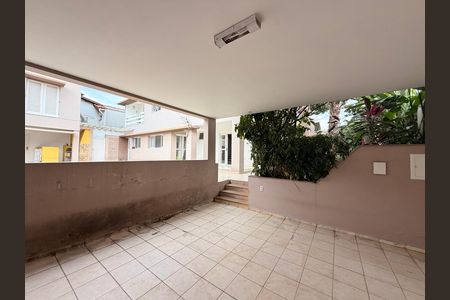 Garagem de casa à venda com 4 quartos, 500m² em Vila Agricola, Jundiaí