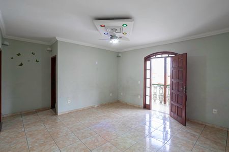 Sala de casa para alugar com 2 quartos, 150m² em Conjunto Confisco, Belo Horizonte