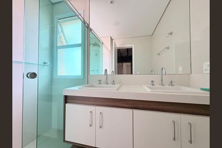 Apartamento à venda com 144m², 3 quartos e 3 vagasBanheiro da Suíte 1