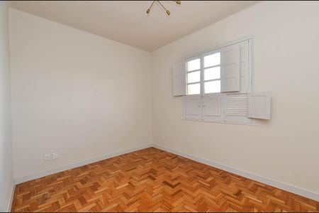 Quarto 1 de casa para alugar com 2 quartos, 80m² em Carlos Prates, Belo Horizonte