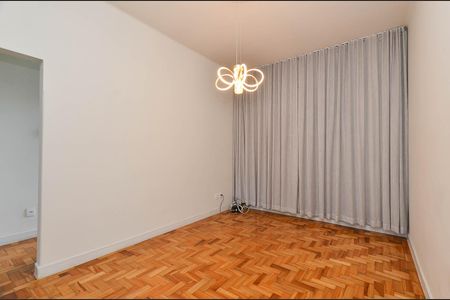 Sala  de casa para alugar com 2 quartos, 80m² em Carlos Prates, Belo Horizonte