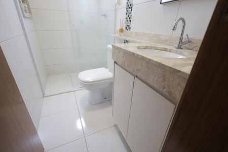 Apartamento à venda com 100m², 2 quartos e 2 vagas Apartamento à venda com 100m², 2 quartos e 2 vagasBanheiro Suíte