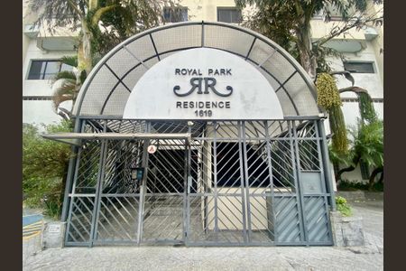 Apartamento à venda com 65m², 2 quartos e 2 vagas Apartamento à venda com 65m², 2 quartos e 2 vagasFachada