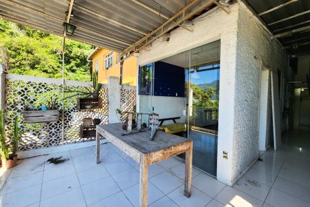 Apartamento à venda com 70m², 2 quartos e 1 vaga Apartamento à venda com 70m², 2 quartos e 1 vagaVaranda