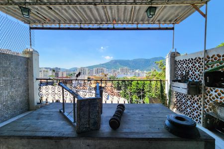 Apartamento à venda com 70m², 2 quartos e 1 vaga Apartamento à venda com 70m², 2 quartos e 1 vagaVaranda