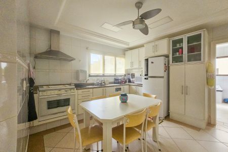 Apartamento para alugar com 205m², 3 quartos e 2 vagascozinha 