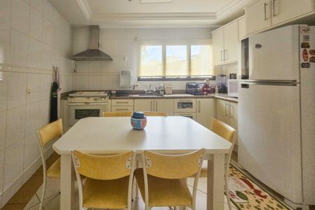 Apartamento para alugar com 205m², 3 quartos e 2 vagascozinha