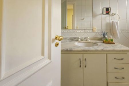 Apartamento para alugar com 205m², 3 quartos e 2 vagas Apartamento para alugar com 205m², 3 quartos e 2 vagasbanheiro da suíte 3