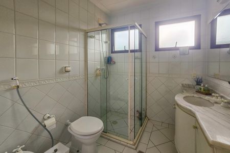 Apartamento para alugar com 205m², 3 quartos e 2 vagas Apartamento para alugar com 205m², 3 quartos e 2 vagasbanheiro da suíte 3