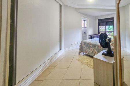 Apartamento para alugar com 205m², 3 quartos e 2 vagas Apartamento para alugar com 205m², 3 quartos e 2 vagasSuíte 2