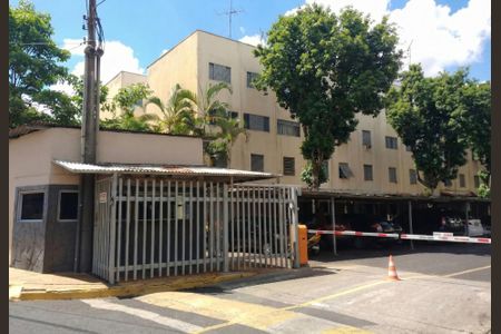 Apartamento para alugar com 65m², 2 quartos e 1 vaga Apartamento para alugar com 65m², 2 quartos e 1 vagaFachada