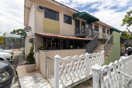 Apartamento para alugar com 50m², 2 quartos e 2 vagas Apartamento para alugar com 50m², 2 quartos e 2 vagasFachada