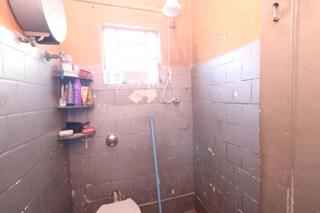 Casa à venda com 80m², 2 quartos e 2 vagasBanheiro 