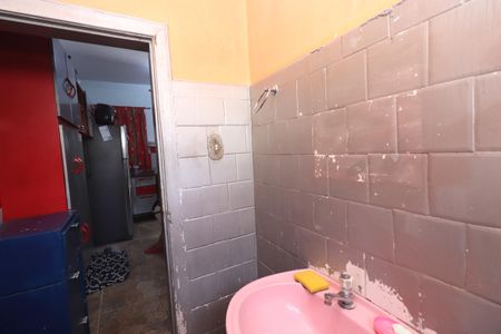 Casa à venda com 80m², 2 quartos e 2 vagasBanheiro 