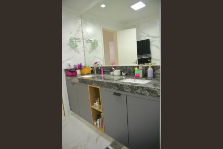 Apartamento à venda com 97m², 3 quartos e 1 vagaBanheiro Social 