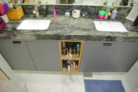 Apartamento à venda com 97m², 3 quartos e 1 vagaBanheiro Social 