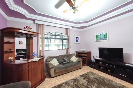 Casa à venda com 300m², 3 quartos e 3 vagasSala