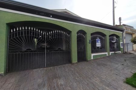 Casa à venda com 300m², 3 quartos e 3 vagasPLACA INSTALADA NA FACHADA