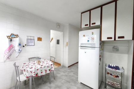 Casa à venda com 300m², 3 quartos e 3 vagasCozinha