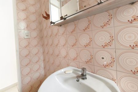 Apartamento à venda com 65m², 2 quartos e 1 vaga Apartamento à venda com 65m², 2 quartos e 1 vagaBanheiro