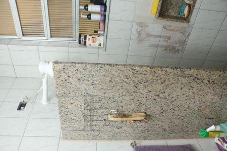 Banheiro de apartamento para alugar com 2 quartos, 59m² em Centro, Nova Iguaçu