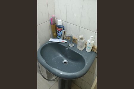 Banheiro - torneira de apartamento para alugar com 2 quartos, 59m² em Centro, Nova Iguaçu