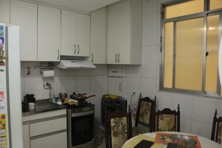Cozinha de apartamento para alugar com 2 quartos, 59m² em Centro, Nova Iguaçu