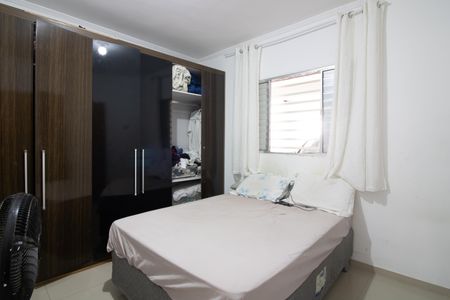 Casa à venda com 200m², 4 quartos e 2 vagas Casa à venda com 200m², 4 quartos e 2 vagasQuarto 2