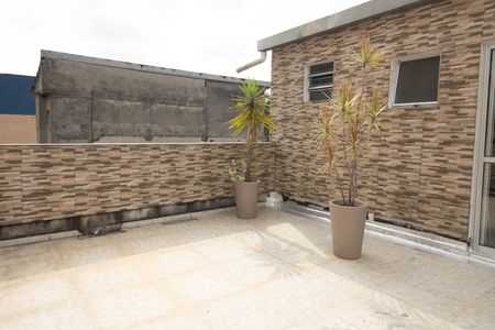 Casa à venda com 200m², 4 quartos e 2 vagas Casa à venda com 200m², 4 quartos e 2 vagasvaranda