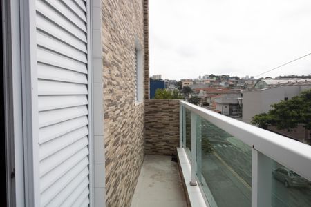 Casa à venda com 200m², 4 quartos e 2 vagas Casa à venda com 200m², 4 quartos e 2 vagasVaranda quarto 4